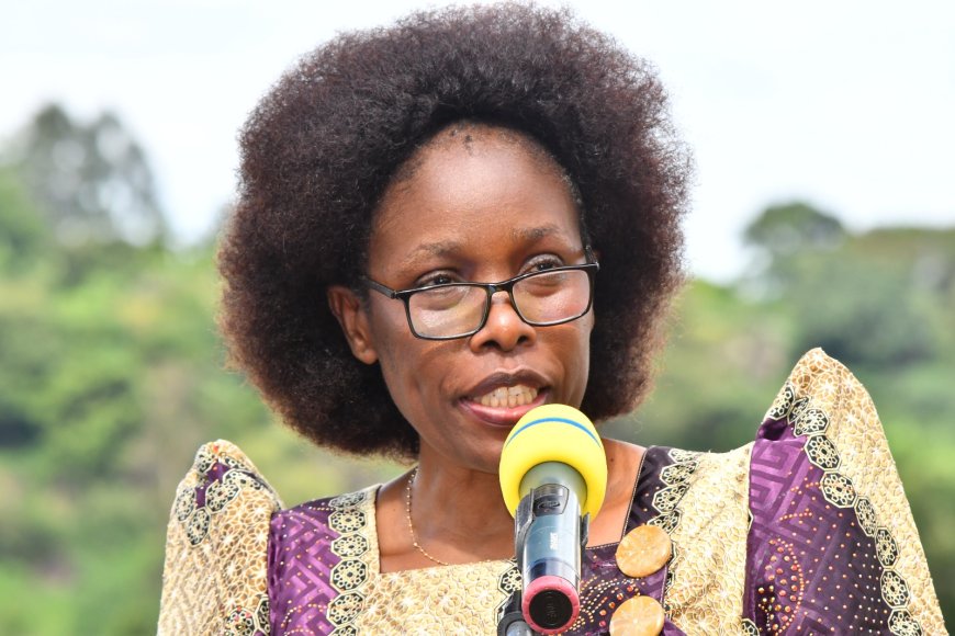 Minister Nabakooba eases eviction tension in Kagadi District.