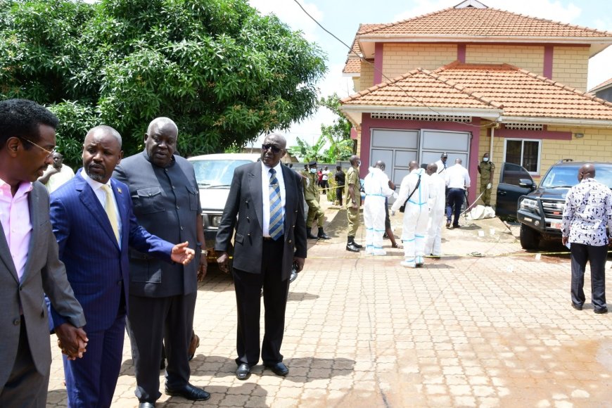 Government officials visit murdered Minister's home, pays condolences.