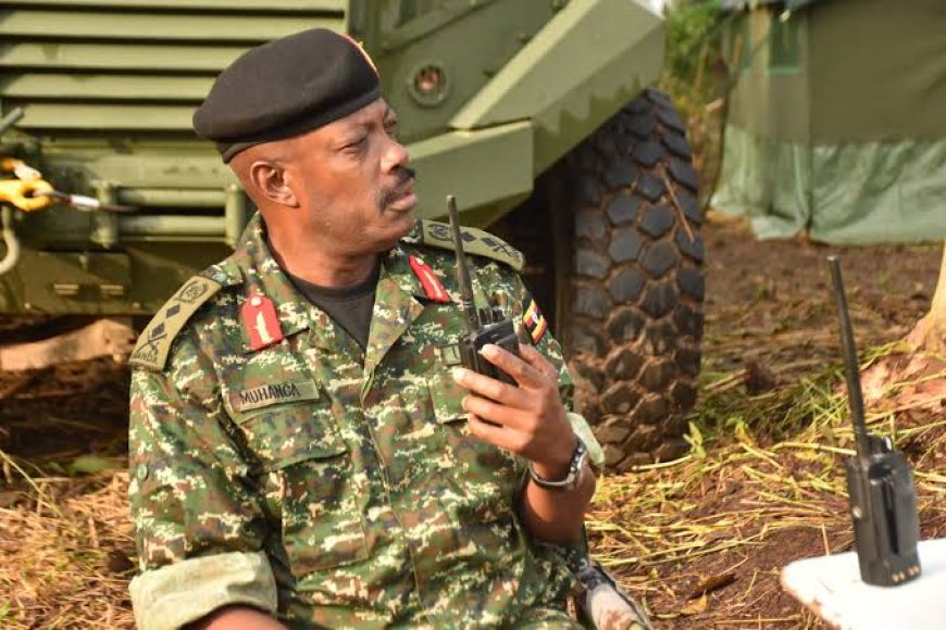 Museveni sends Land Force Commander Lt Gen kayanja Muhanga to Somalia after attack on UPDF Base