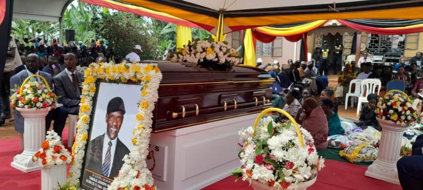 Tamale Mirundi Laid To Rest In Kaliisizo - Family Defied His Wish To Bury Him While Standing