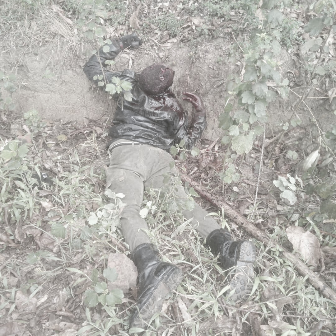 Police Officer Murdered By Angry Mob At A Funeral Of Resident Who Died In Prison