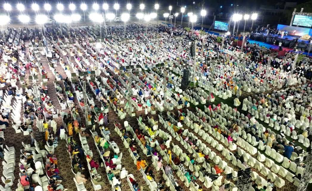 A Night of Miracles!! Prophet Elvis Mbonye Ignites Hope in Pakistan