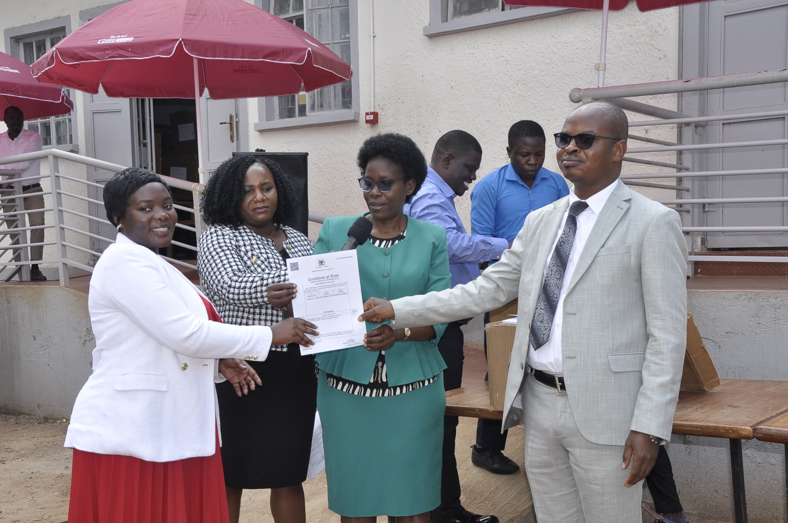 Government to issue over 300,000 land titles as SLAAC programme comes to an end