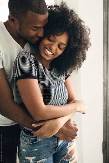 9 Undeniable Signs You’re Loving Him With Every Part of Your Soul