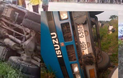 Bus Overturns in Mubende!! Four Dead, Scores Injured on Kyegegwa–Mubende Road