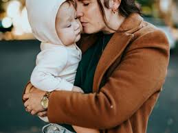 8 Clear Signs That Your Child Truly Feels Safe and Happy With You