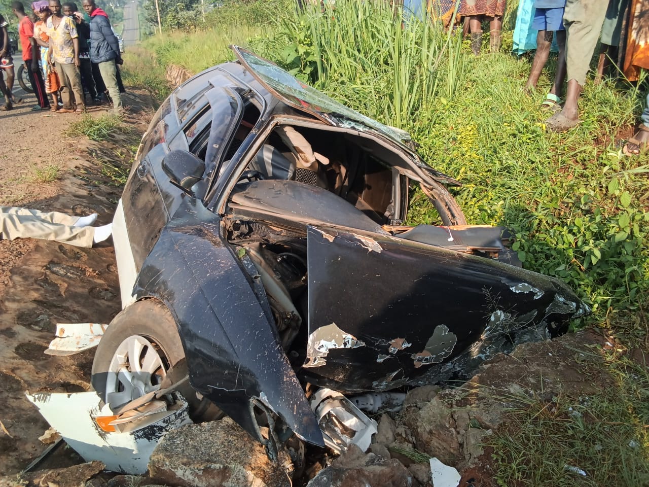 Horror Crash on Kagadi-Hoima Road Leaves Two Dead, Four Fighting for Life
