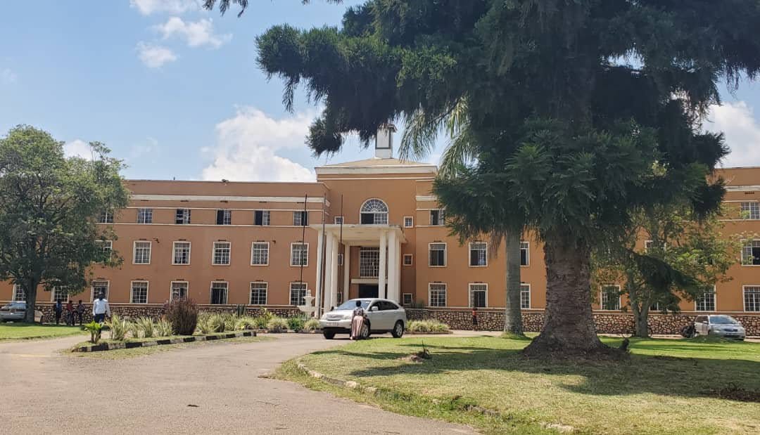 Security Heavily Deployed At Tooro Administrative Council As Tooro Prime Minister And Babito clan Head Clash Over Meeting